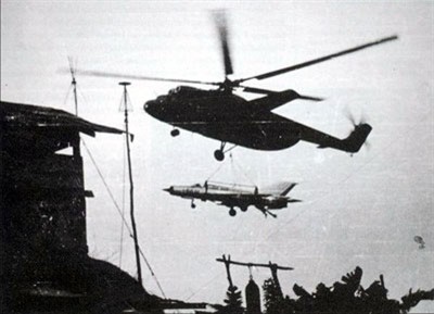Không quân ta sử dụng trực thăng để cơ động Mig-21 tới các sân bay dã chiến, thực hiện chiến thuật đánh từ vòng ngoài. Với chiến thuật này, các phi công Mig-21 đã tiêu diệt 2 máy bay B-52 trong 2 đêm 27 và 28-12-1972
